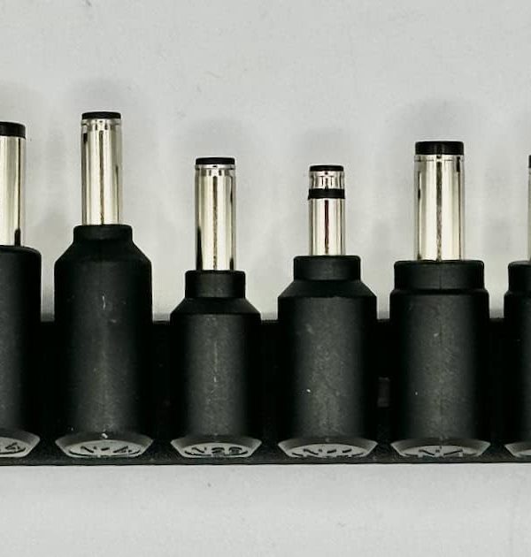تقسیم‌کننده برق شرکت NCS Technologies به‌همراه ۸ آداپتور نوک برق با اندازه‌های N1، N3، N4، N11، N13، N14، N24 و N29 - Image 7