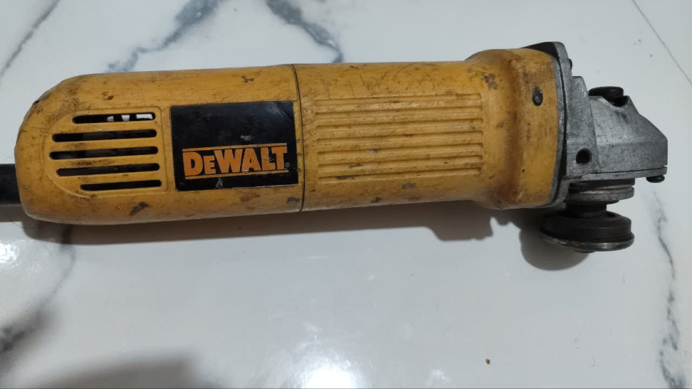 دستگاه فرز زاویه‌ای DeWalt