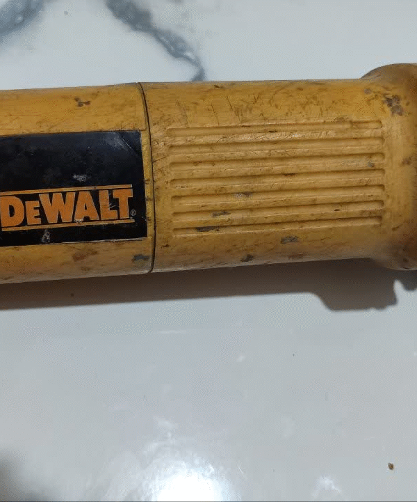 دستگاه فرز زاویه‌ای DeWalt