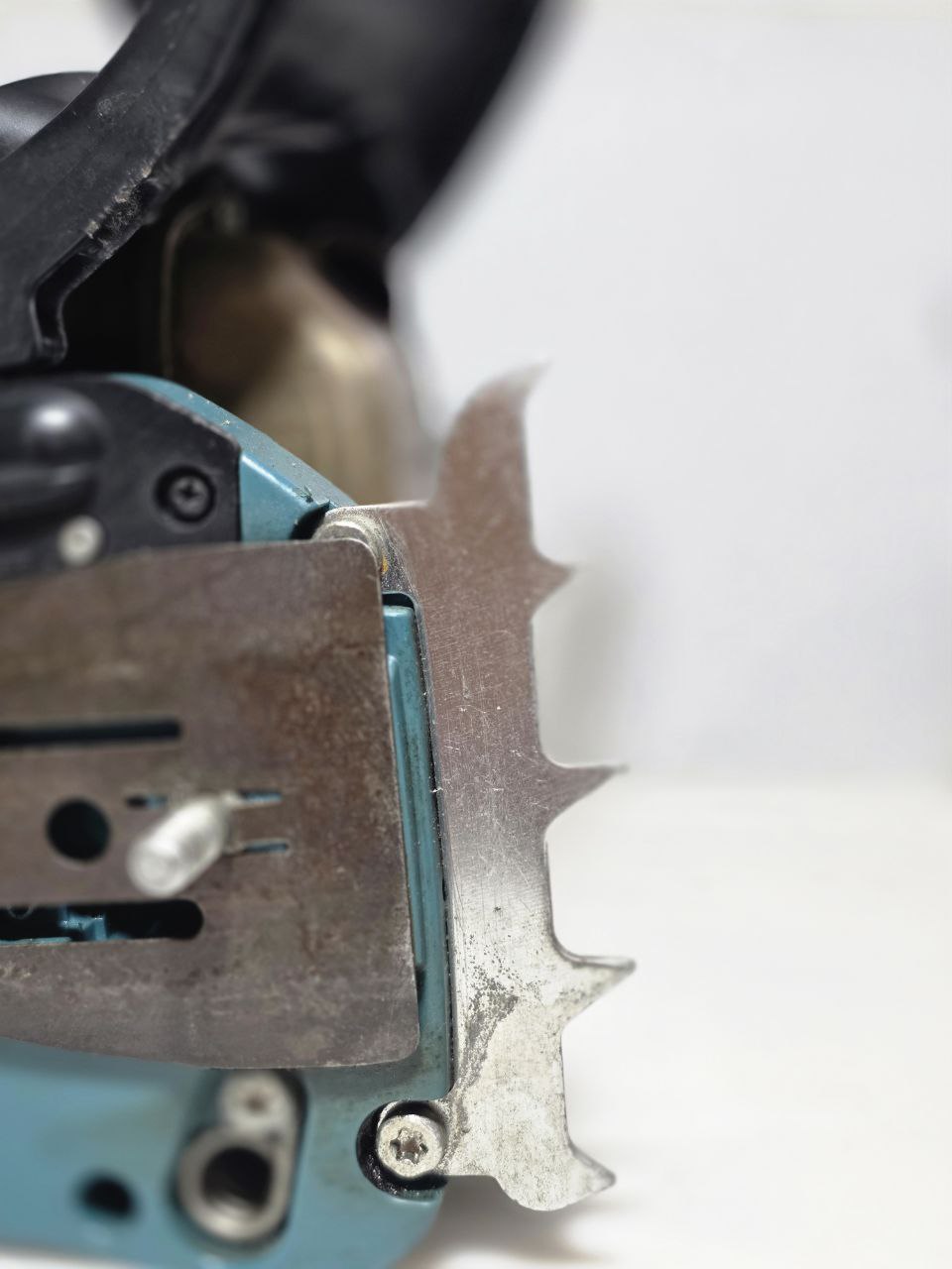 اره زنجیری ماکیتا مدل EA3201S - Image 3