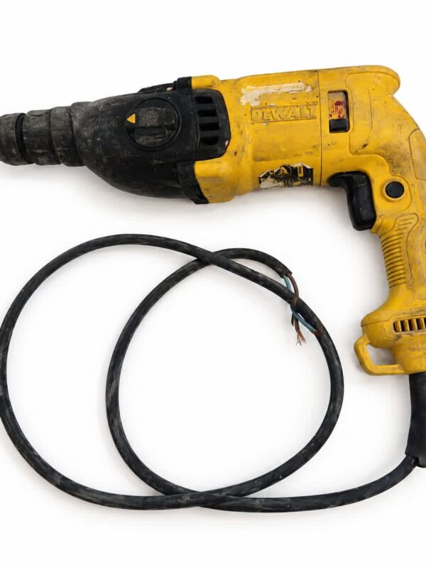 دریل چکشی سیمی دیوالت DEWALT استوک با بدنه زرد و مشکی